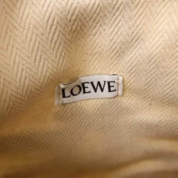 Loewe Anagram leather crossbody bag - Picture 4 of 10